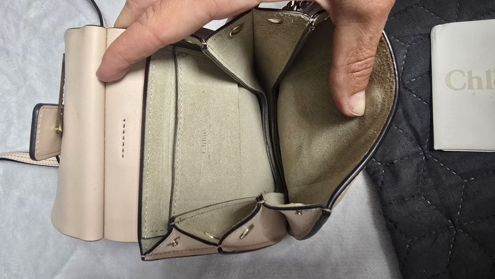 Geanta crossbody Chloe Faye impecabila,piele suede,bej,