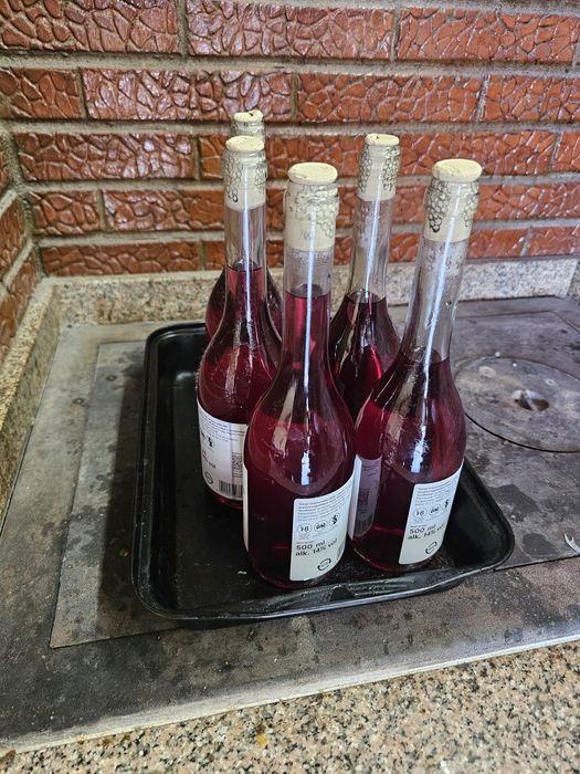 Vand dulceata si sirop de trandafiri