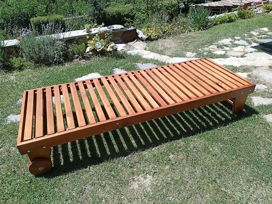 Шезлонг дърво градински или плажен с колела