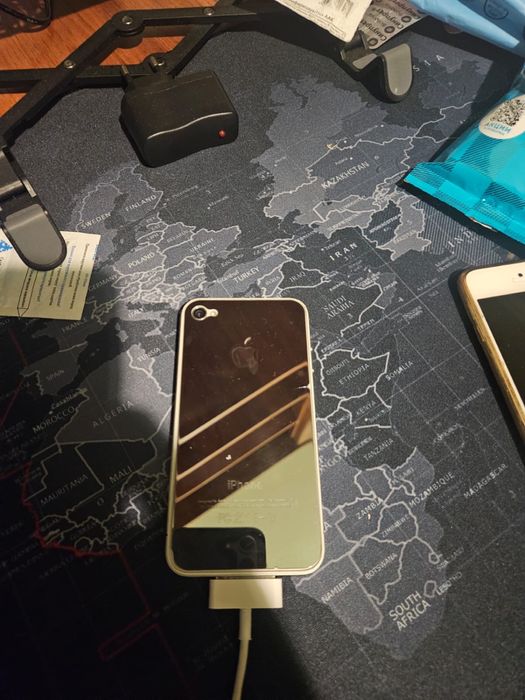 Продам iphone 4 8 gb