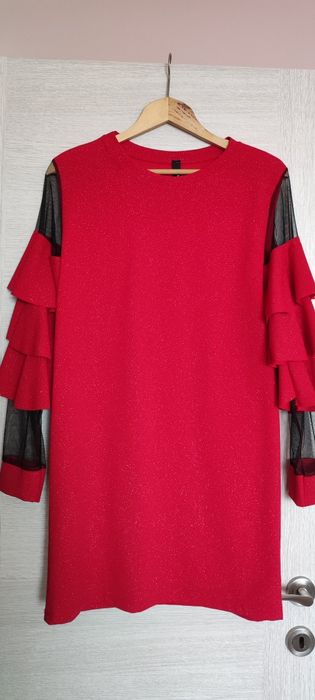 Страхотна рокля с брокат