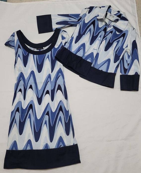 Costum Marimea 40