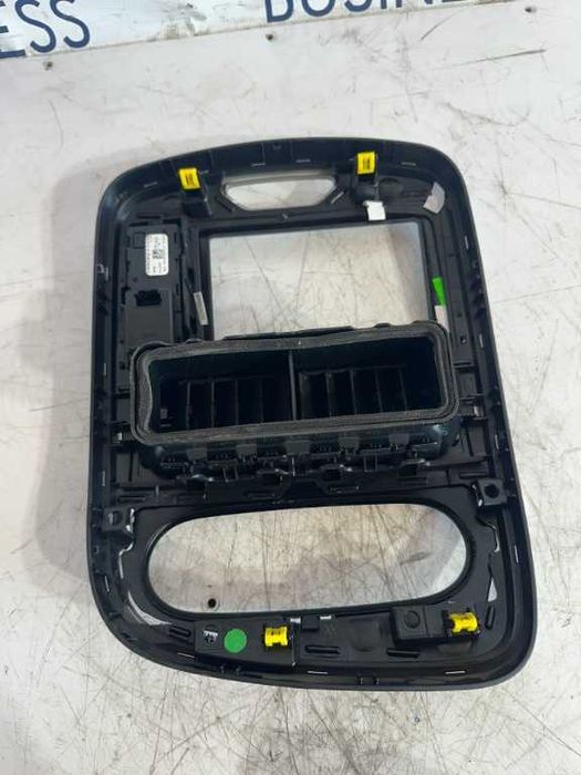 Grila centrala radio RENAULT CLIO 4 cod piesa 682605884r