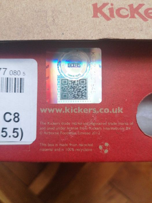 Кожени обувки от Kickers