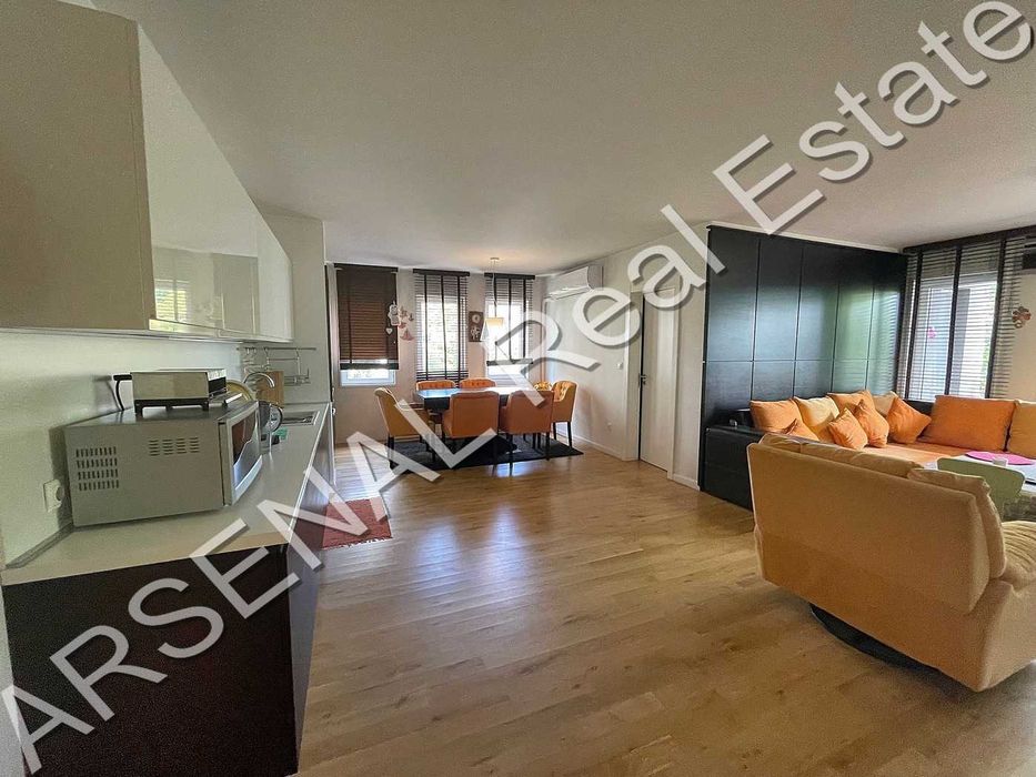 Дава се под наем Тристаен апартамент в София, Изгрев - 126 кв.м за 1100 € - Снимка #3