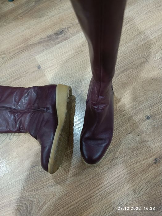 Женские сапоги цвета бордо. Производство Австрия.