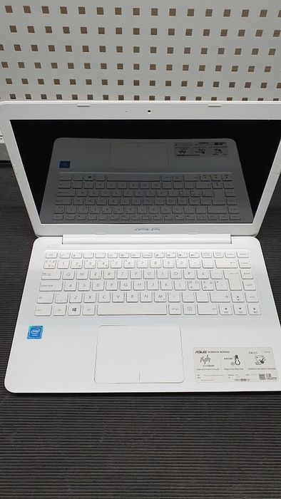 Лаптоп Asus Eebook L502MA