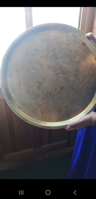 Поднос. латун.сотилади