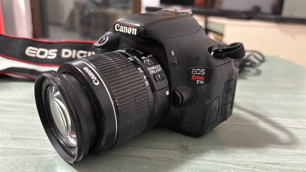 Canon EOS Rebel T3i / 600D