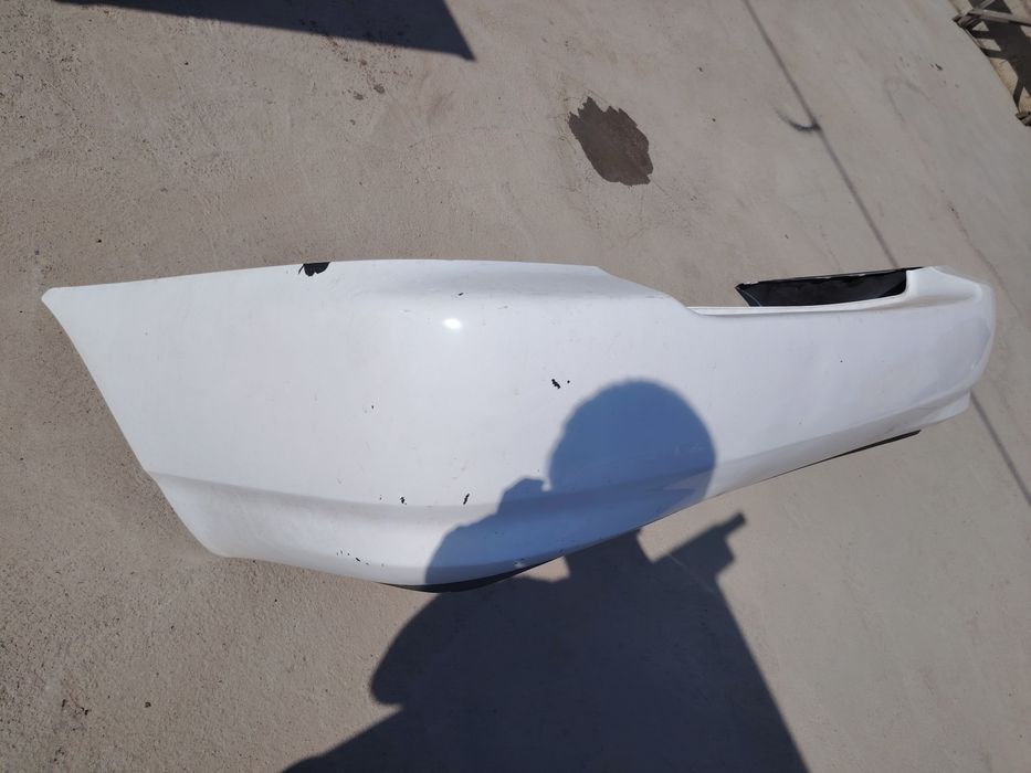 Бампер задний на королла 120 американец