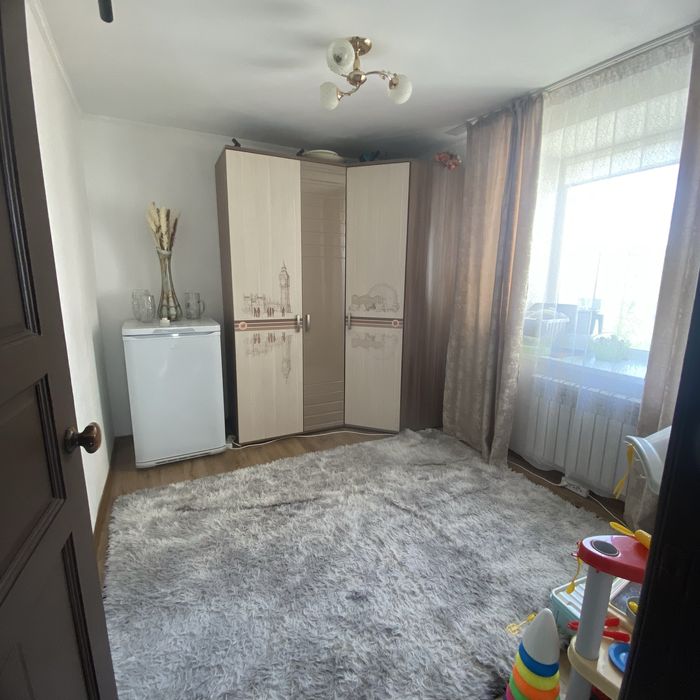 Продам 4 комнатную квартиру