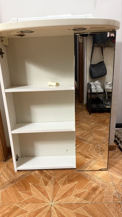 Продам шкафчик для ванны навесной.