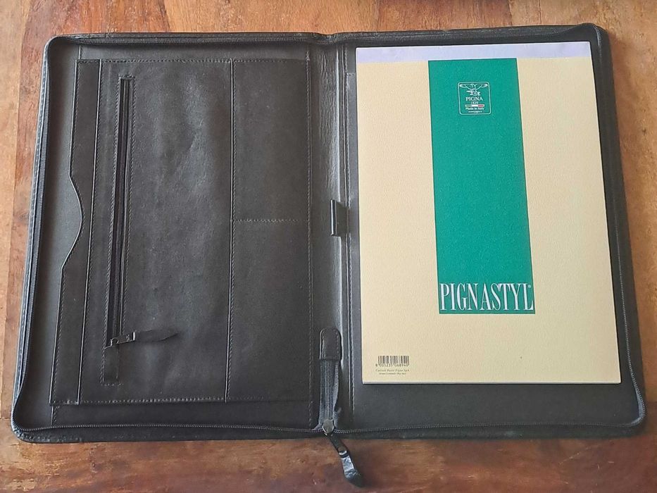 папка за документи естествена кожа черна с цип А4 внос от Италия