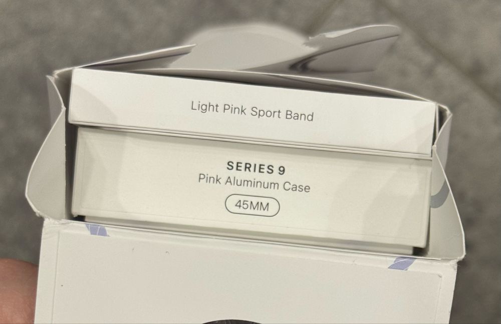 Продам apple watch 4 и 9 серии