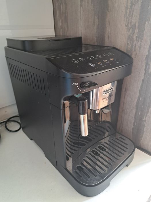 Кофемашина Delonghi