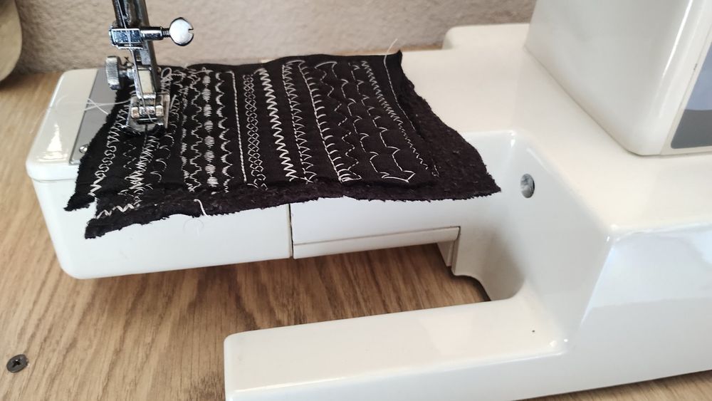 Шевна машина NECCHI 559