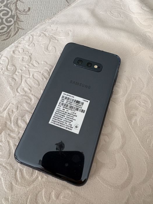 Продам Самсунг S10e