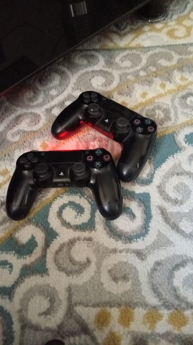 Продам ps4 вместе с играми