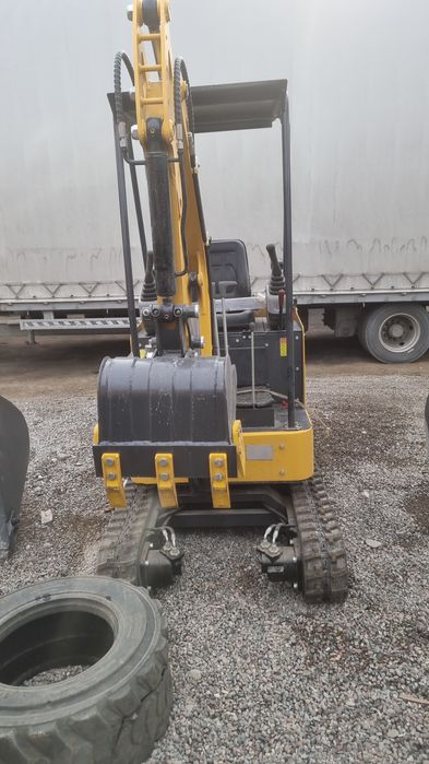 Mini ekskavator. Экскаватор мини