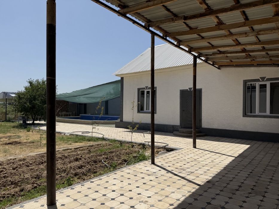 Дача возле реки Чирчик