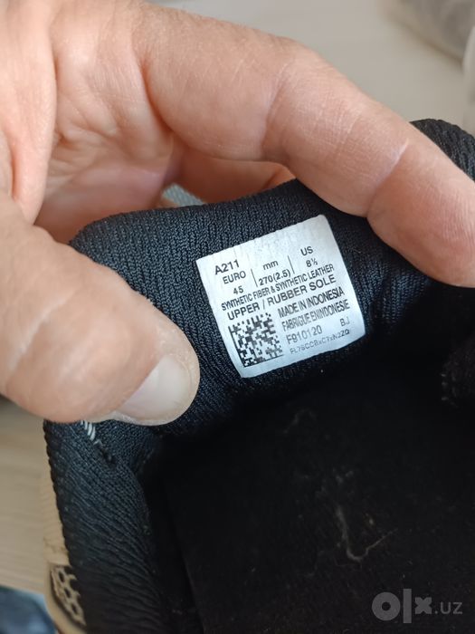 Оригинальные кроссы ASICS
