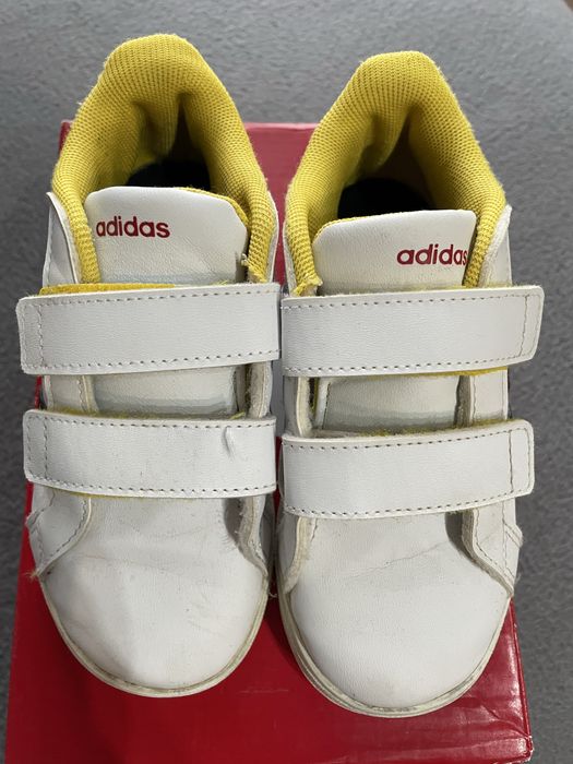 Спортни обувки Adidas  и обувки тип пантофки на  еднорог