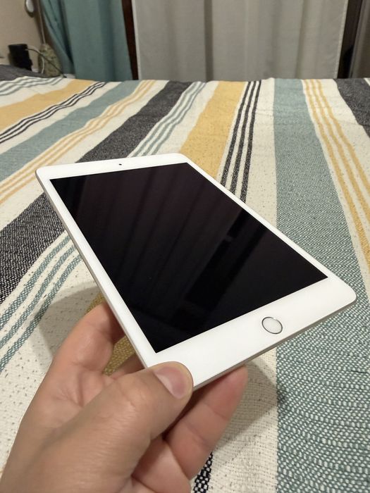 Ipad mini 5 ищет нового хозяина