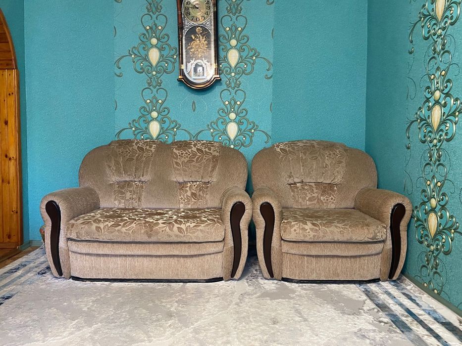Диван и два кресла
