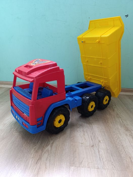 Грузовик для мальчиков