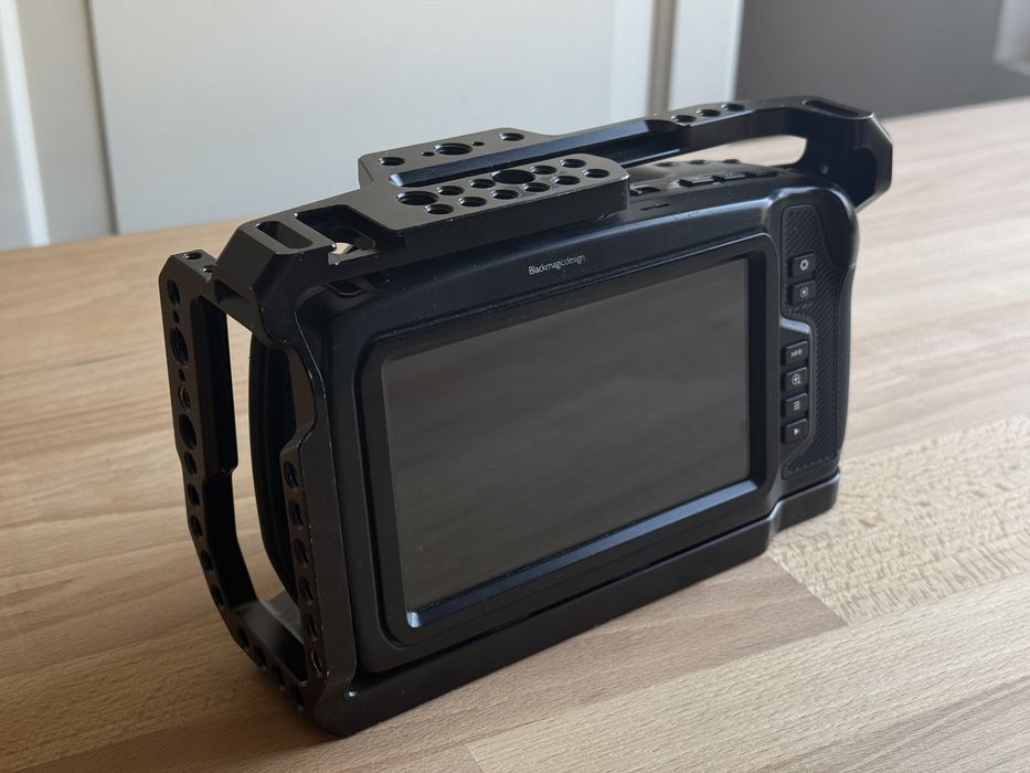 Blackmagic 4k BMPCC montura MFT cu cage si baterie