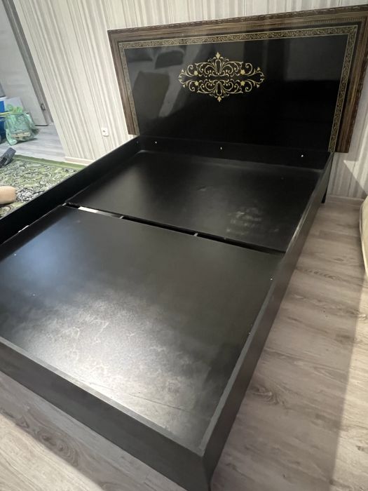 Продам кровать с матрасом