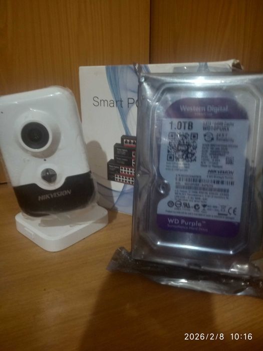 Камера бор хиквижн 2463 6 мп.хотира 1 TB. POE SWITCH 4 PORT