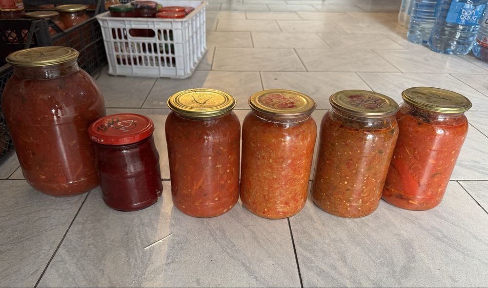 Салаты в банках