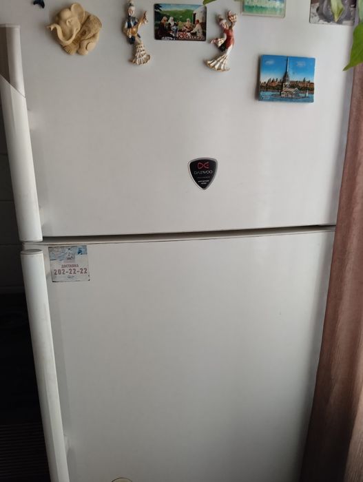 Продам холодильник на з/ч