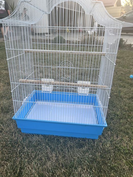 Vand colivie cu tot cu accesorii