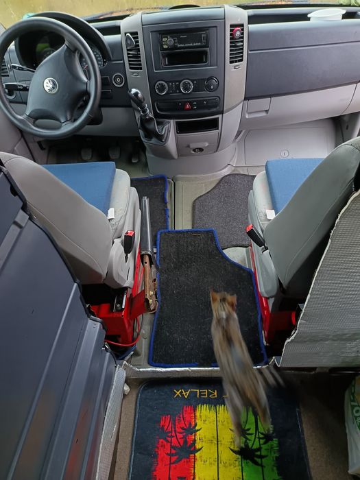 Vând Volskwagen Crafter rosu