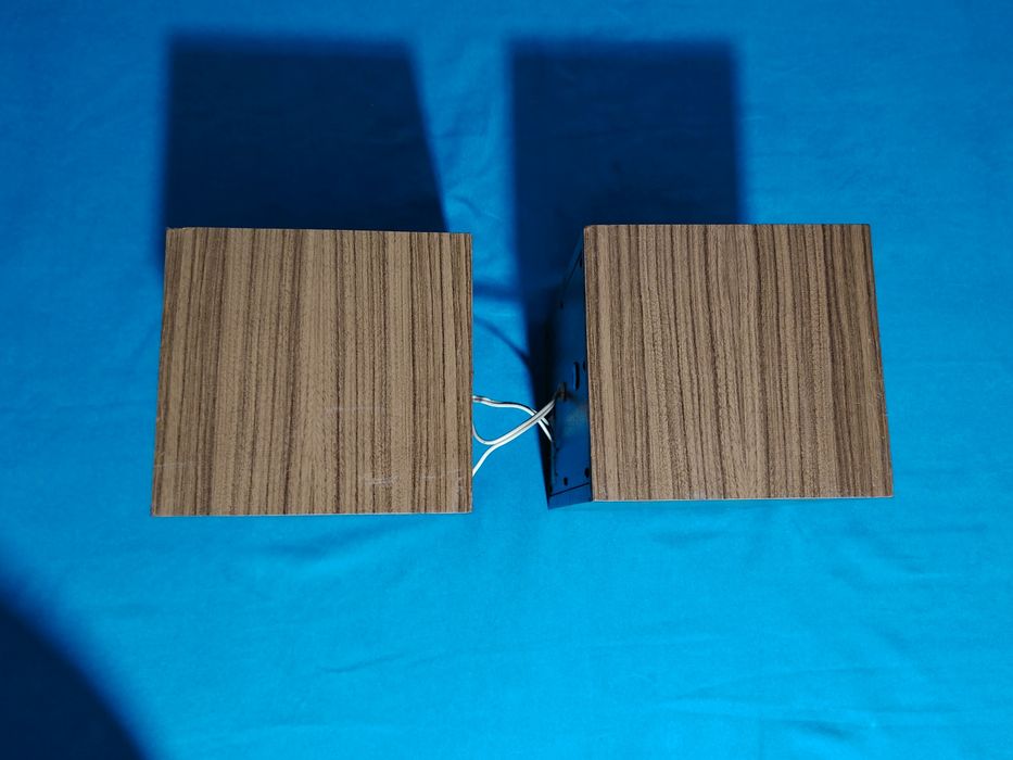 TELEFUNKEN Hi-Fi Klangbox RB 40, putere nominală 15W, capacitate maximă 30W, impedanta 4 Ohmi.