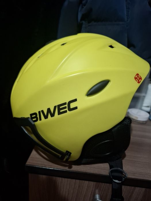 Продам горные лыжи