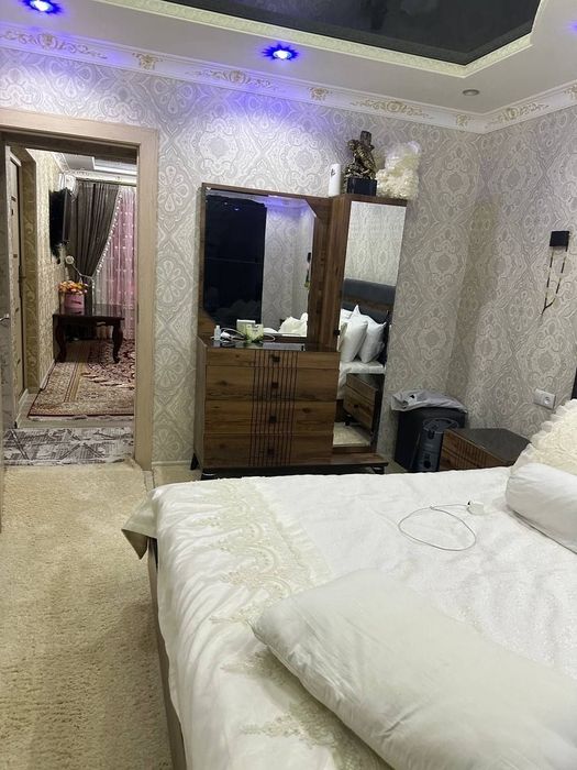 Vokzal park yonida 3 xonali kvartira zudlik bn ijaraga beriladi