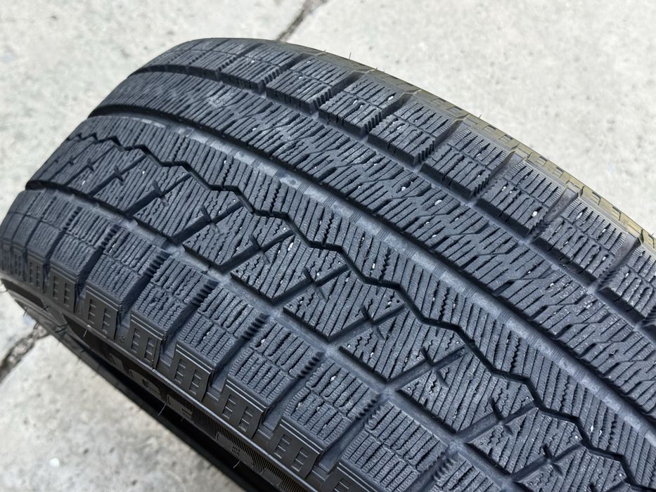 215|50 R17. Sailun Ice Blazer.