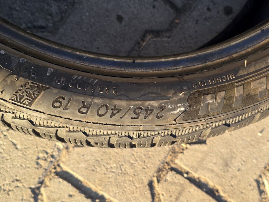 Michelin 245 40 19