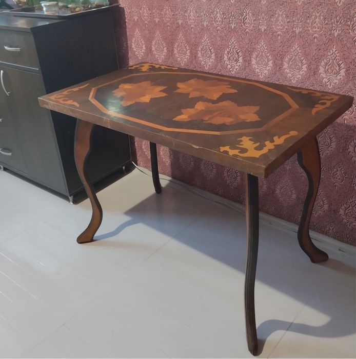 Журнальный столик