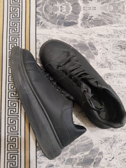 на 41-41.5 размер,в идеальном состоянии,оказалсь маловаты