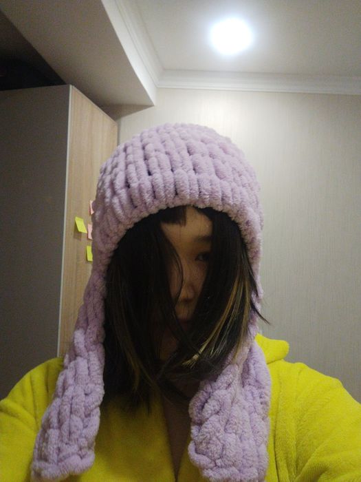 Вязанная шапка ушанка