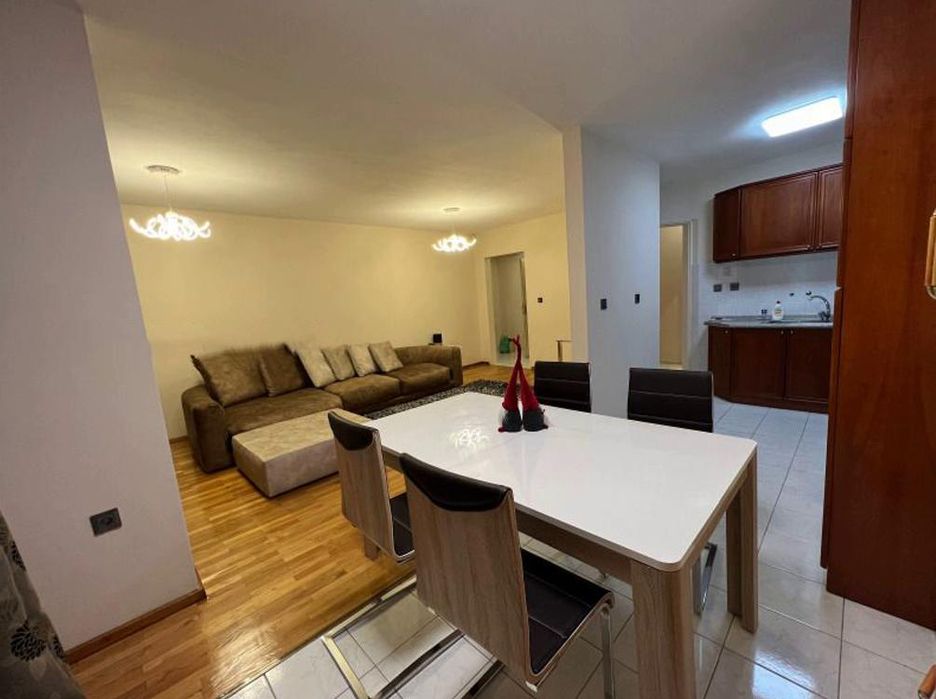 Дава се под наем Тристаен апартамент в София, Лозенец - 125 кв.м за 1097.01 € - Снимка #3