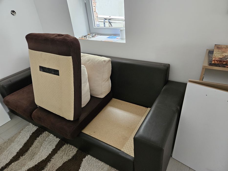 2 бр дивани първият се разтяга  има и ракла размери 250/ 95 втория 220