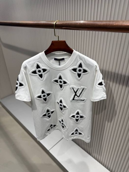 Мъжки тениски различни модели