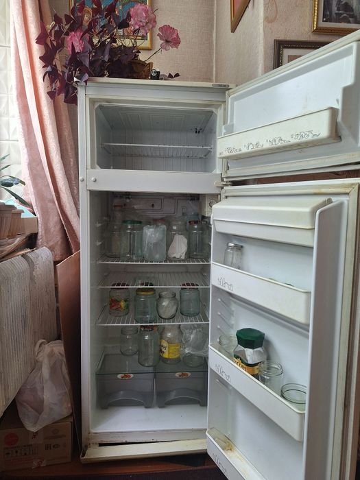 Продам холодильник