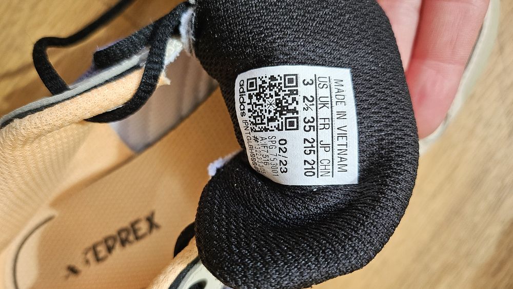 Маратонки adidas