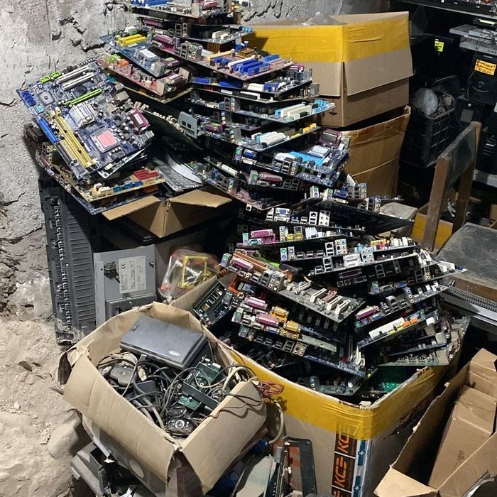 Сддавайте материнская плата